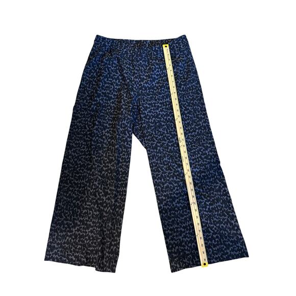 Athleta Blue Animal Printed Wide Leg Crop Pants, Size 12 ComfyStyle TravelPants - Picture 8 of 9
